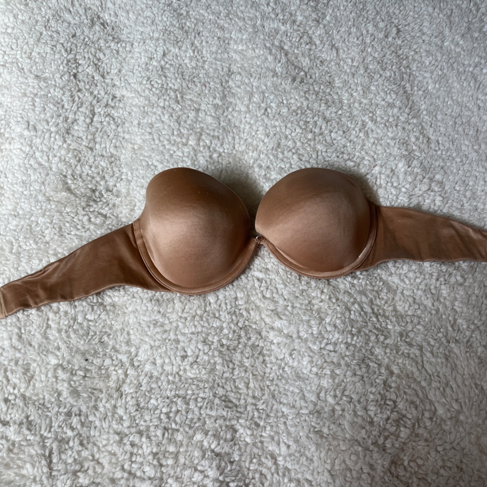 💵 3/25 💵 Victoria’s Secret 34 C strapless bra.